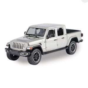 2021 Jeep Gladiator Overland Metal Pickup Truck (Closed Top) Silver 1:27 Scale